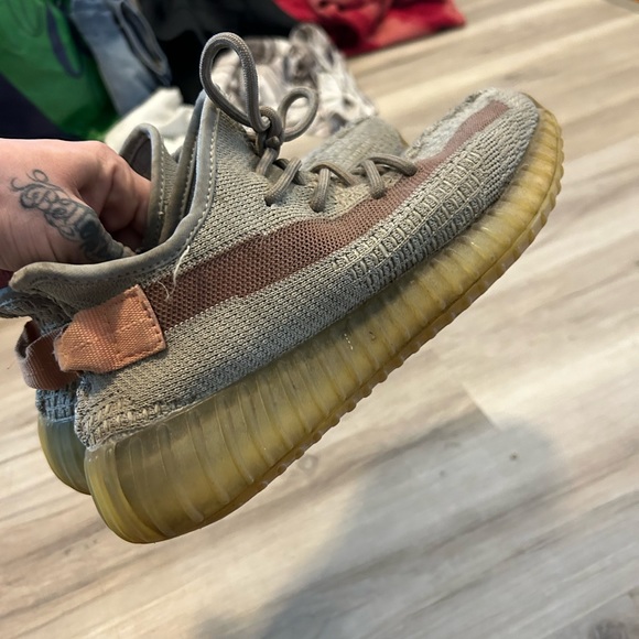 Yeezys grey - Picture 2 of 3